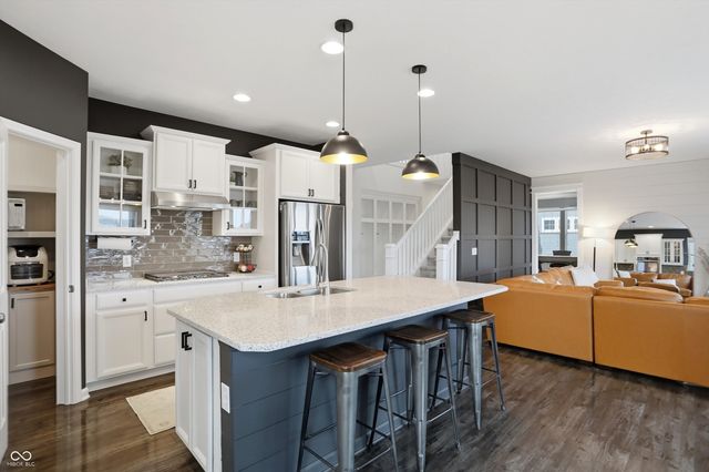 12139 Whisper Ridge Drive, Noblesville, IN 46060