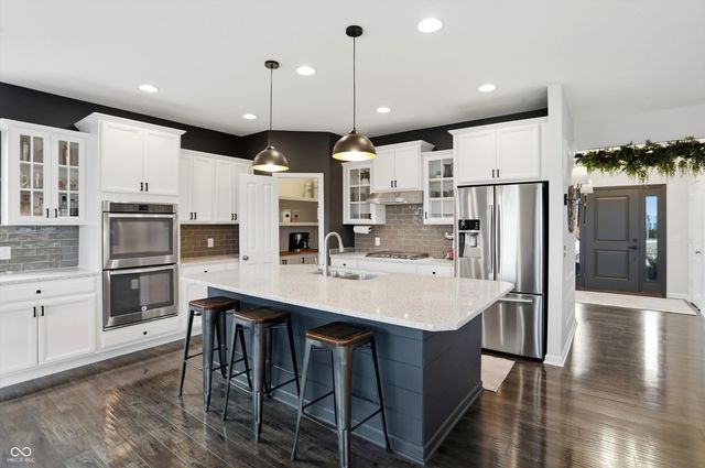 12139 Whisper Ridge Drive, Noblesville, IN 46060