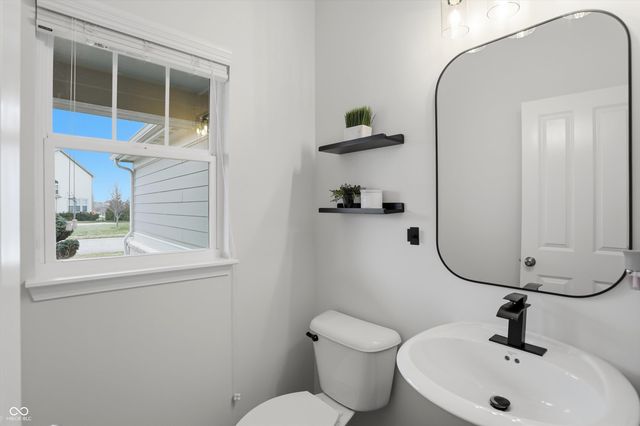 12139 Whisper Ridge Drive, Noblesville, IN 46060