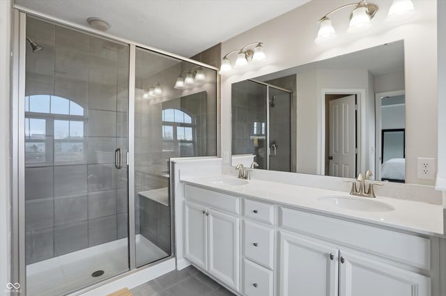 12139 Whisper Ridge Drive, Noblesville, IN 46060