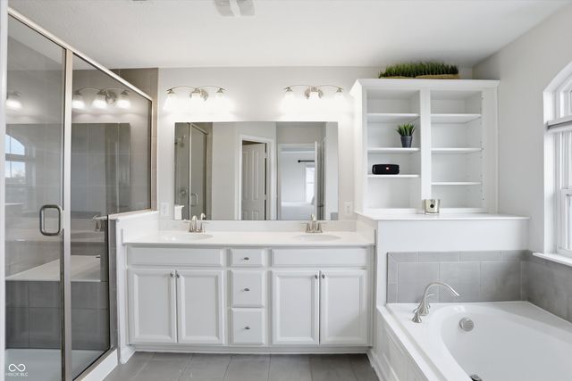 12139 Whisper Ridge Drive, Noblesville, IN 46060