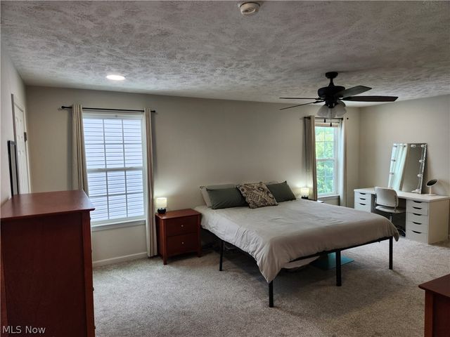 218 Stone Ridge Way, Berea, OH 44017