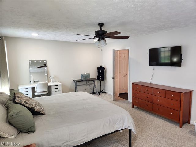 218 Stone Ridge Way, Berea, OH 44017