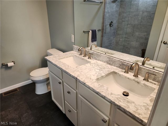 218 Stone Ridge Way, Berea, OH 44017