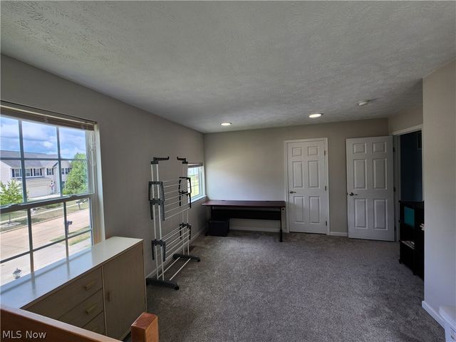 218 Stone Ridge Way, Berea, OH 44017