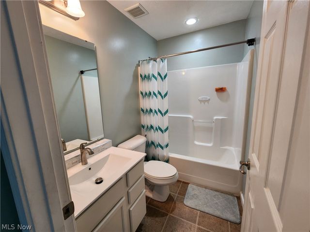218 Stone Ridge Way, Berea, OH 44017