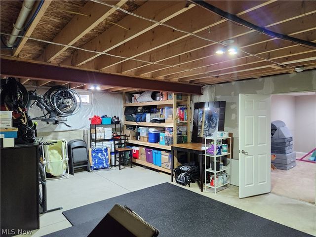 218 Stone Ridge Way, Berea, OH 44017
