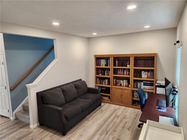 218 Stone Ridge Way, Berea, OH 44017