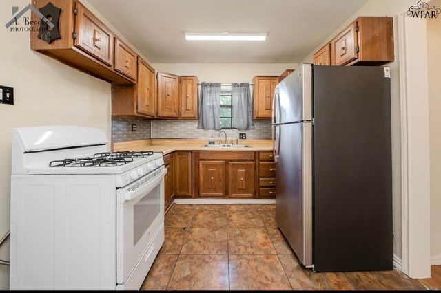 2923 LAVELL AVENUE, Wichita Falls, TX 76308