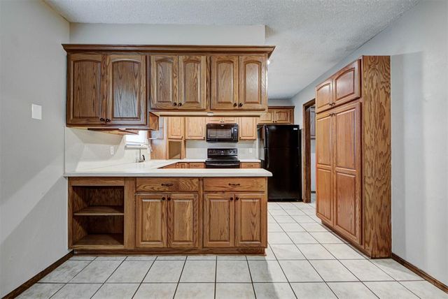 1001 Aspen Court, Moore, OK 73160