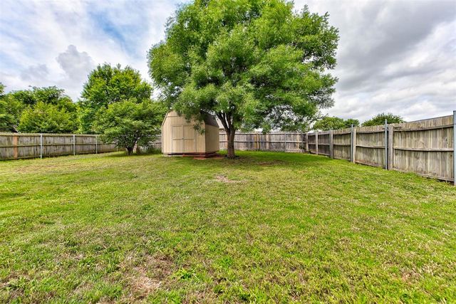1001 Aspen Court, Moore, OK 73160
