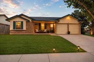 1001 Aspen Court, Moore, OK 73160
