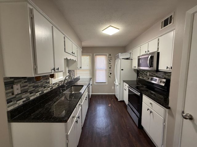 8498 BERGEN CV, Memphis, TN 38018