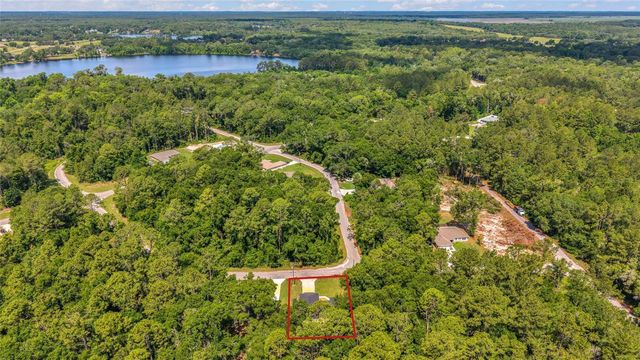 9 SEQUOIA LOOP LANE, Ocklawaha, FL 32179