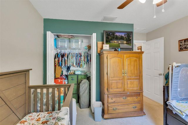 9 SEQUOIA LOOP LANE, Ocklawaha, FL 32179