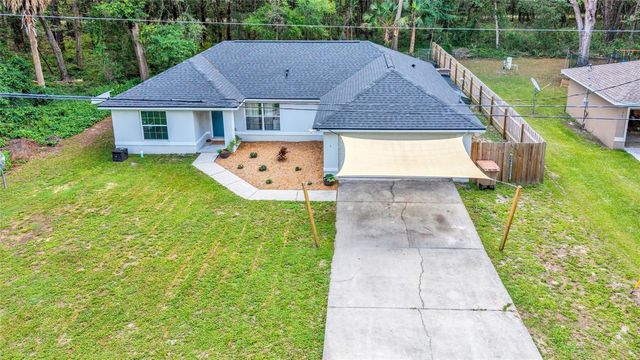 9 SEQUOIA LOOP LANE, Ocklawaha, FL 32179