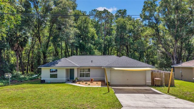 9 SEQUOIA LOOP LANE, Ocklawaha, FL 32179