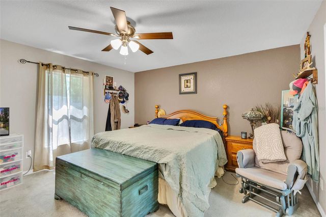 9 SEQUOIA LOOP LANE, Ocklawaha, FL 32179