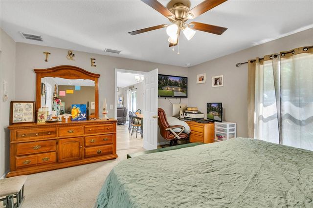 9 SEQUOIA LOOP LANE, Ocklawaha, FL 32179
