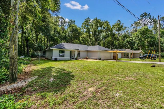 9 SEQUOIA LOOP LANE, Ocklawaha, FL 32179