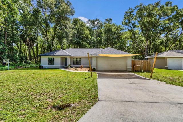 9 SEQUOIA LOOP LANE, Ocklawaha, FL 32179