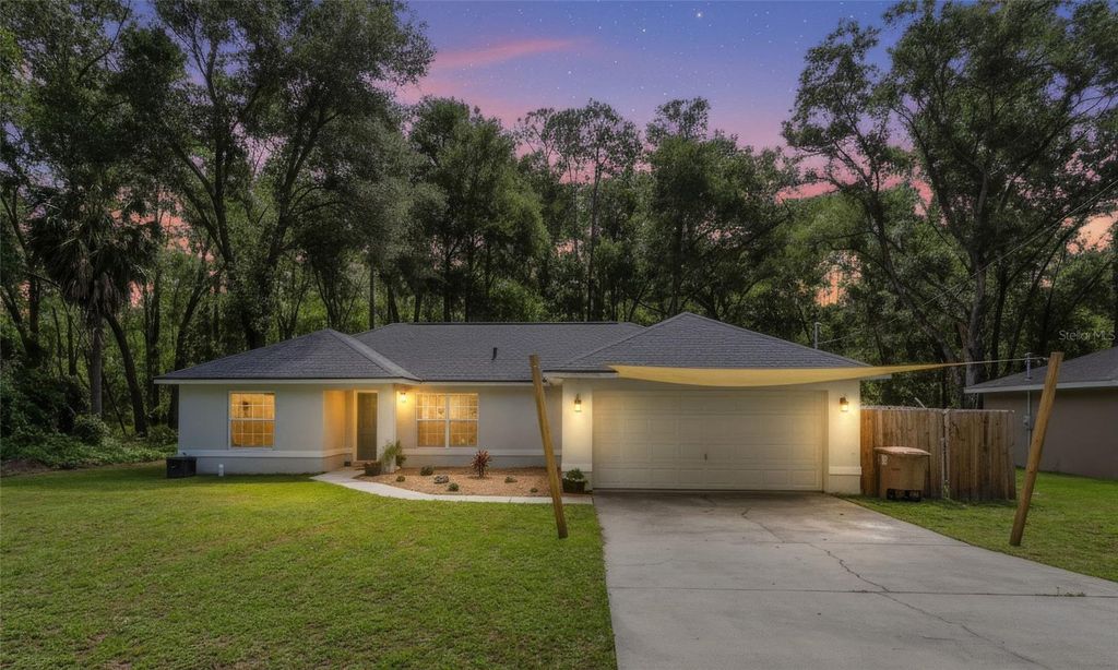 9 SEQUOIA LOOP LANE, Ocklawaha, FL 32179