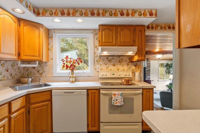 74 Davidson Rd, Boxborough, MA 01719
