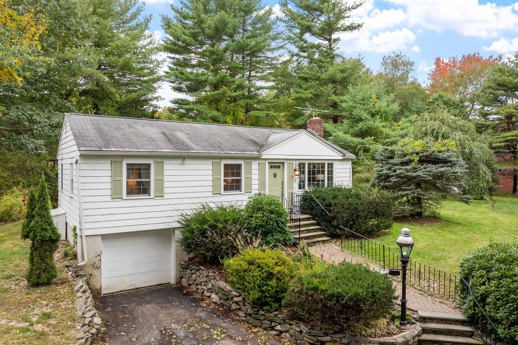 74 Davidson Rd, Boxborough, MA 01719