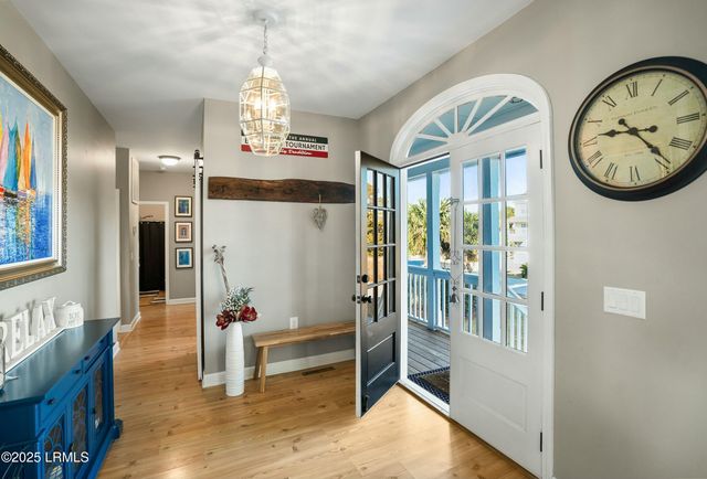 9 Ebb Tide Court, Harbor Island, SC 29920