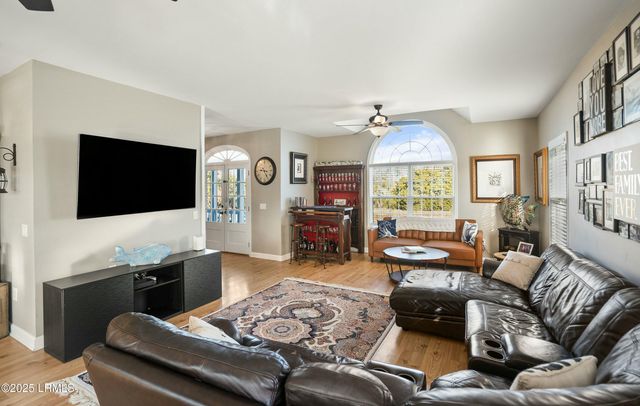 9 Ebb Tide Court, Harbor Island, SC 29920