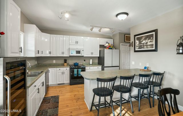 9 Ebb Tide Court, Harbor Island, SC 29920