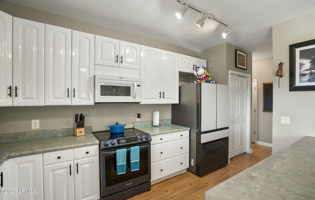 9 Ebb Tide Court, Harbor Island, SC 29920