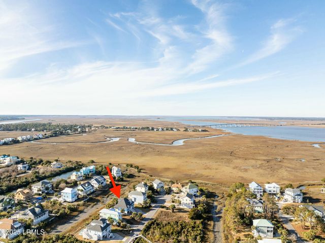 9 Ebb Tide Court, Harbor Island, SC 29920