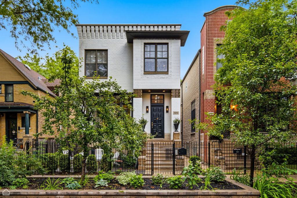 1310 W Roscoe Street, Chicago, IL 60657 — photo 2
