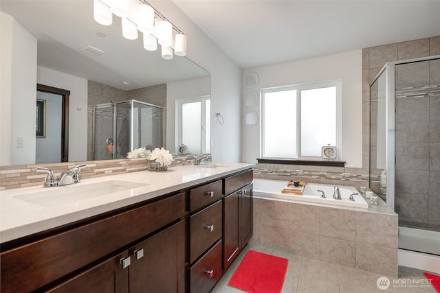 2744 S 120th Place, Seattle, WA 98168
