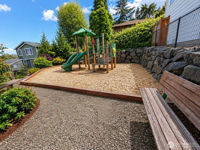 2744 S 120th Place, Seattle, WA 98168