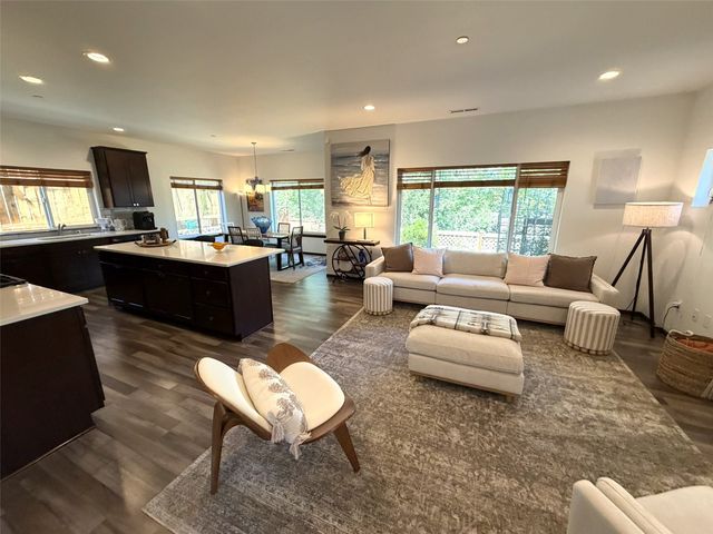 2744 S 120th Place, Seattle, WA 98168