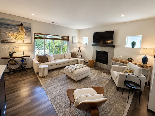 2744 S 120th Place, Seattle, WA 98168