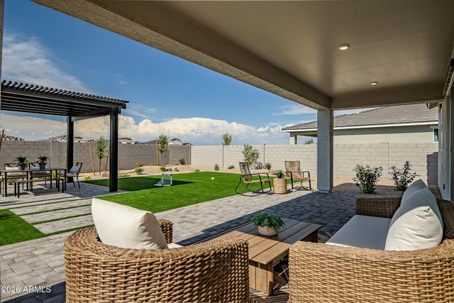 2902 E VILLA Avenue, San Tan Valley, AZ 85143