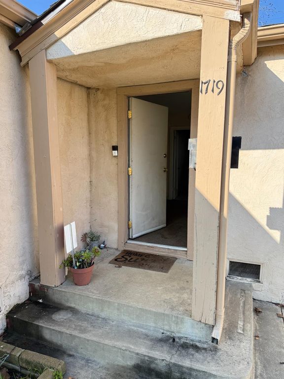 1719 Roselawn Ave, Stockton, CA 95204