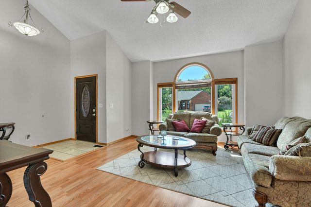 228 N Prescott Circle, Wichita, KS 67212
