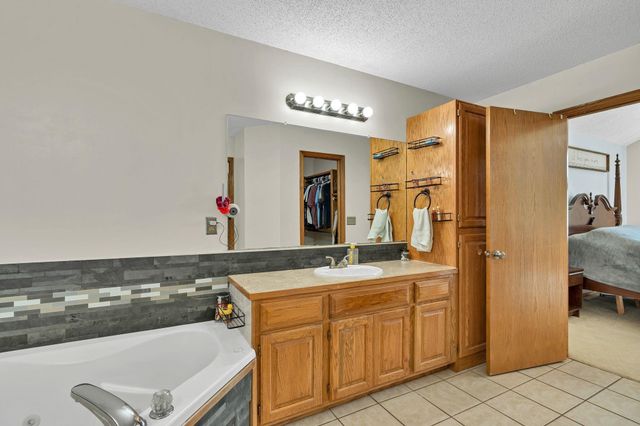 228 N Prescott Circle, Wichita, KS 67212