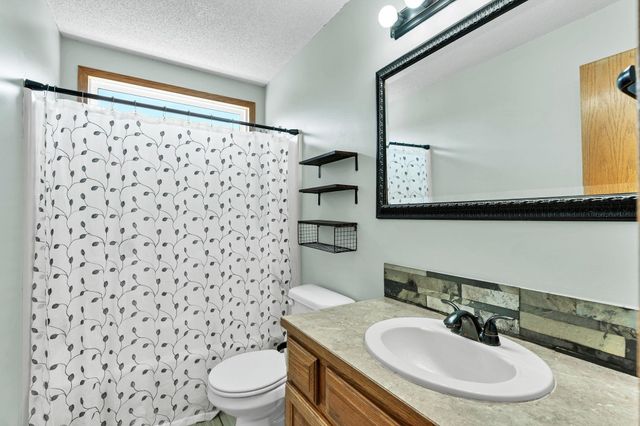 228 N Prescott Circle, Wichita, KS 67212