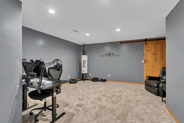 228 N Prescott Circle, Wichita, KS 67212