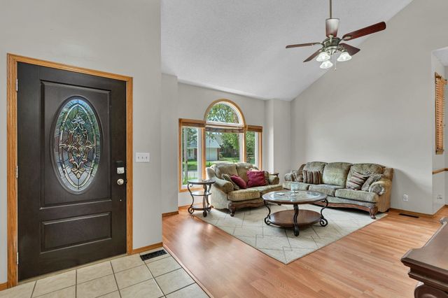 228 N Prescott Circle, Wichita, KS 67212