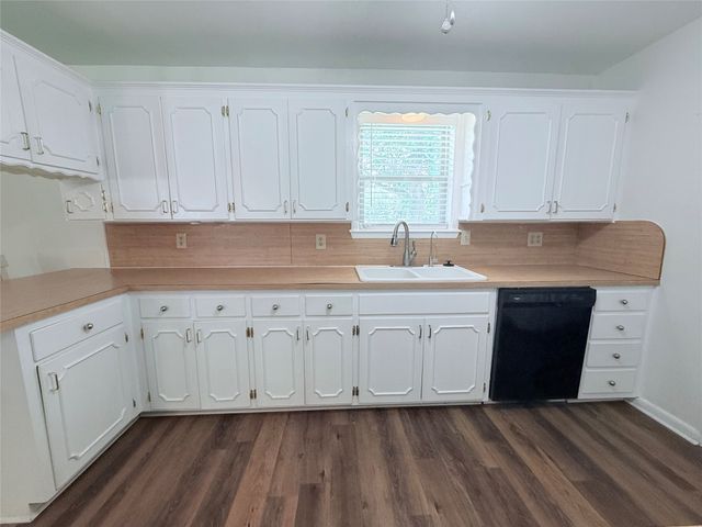 160 Bob White Road, Denison, TX 75020
