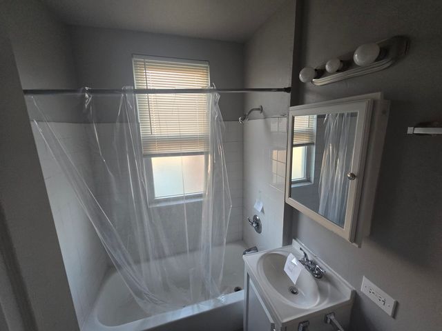 1229 E 71st Street, Chicago, IL 60619