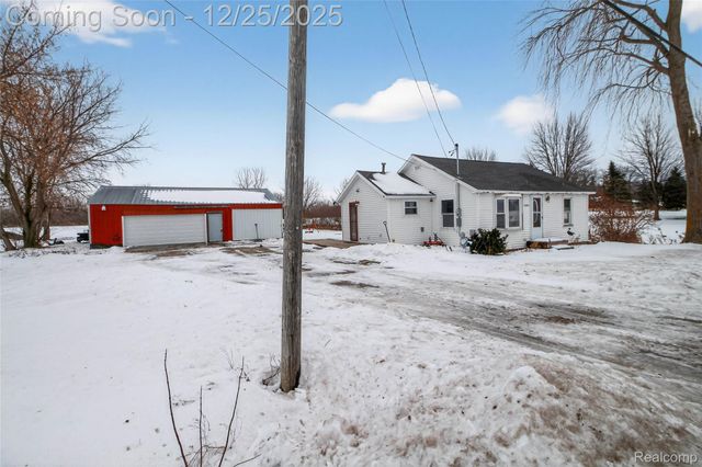 5369 S Mackinaw Road, Bay City, MI 48706
