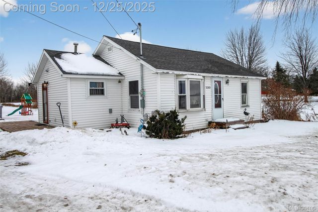 5369 S Mackinaw Road, Bay City, MI 48706