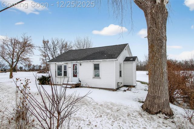 5369 S Mackinaw Road, Bay City, MI 48706